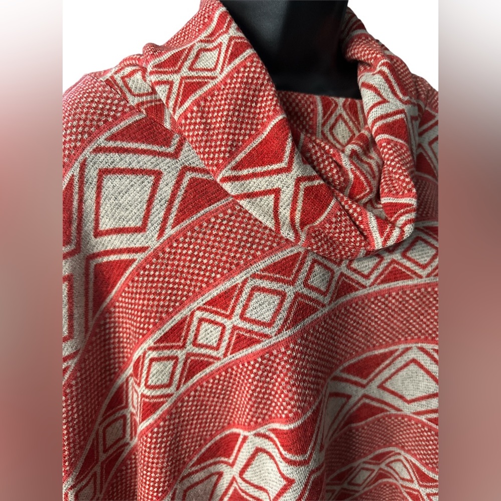*HOST PICK* FOREVER 21 Red and Grey Cow Neck Oversized Top - Picture 6 of 6
